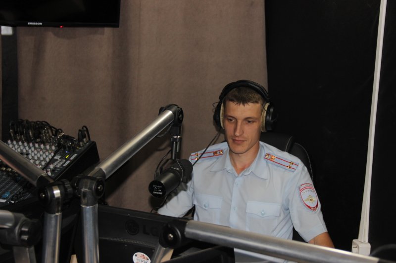Городецкий полицейский стал гостем прямого эфира  радиостанции «Р-52 (Твое радио)»